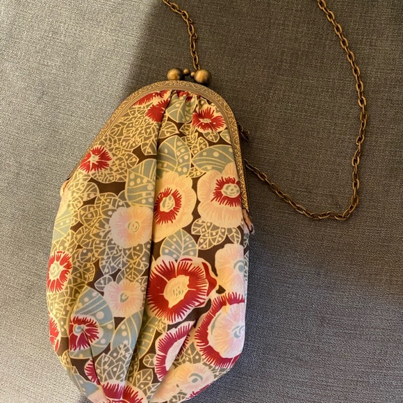 Gorgeous little purse with chain. EUC! - Picture 3 of 9